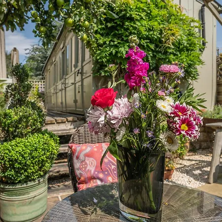 The Railway Carriage 赫尔姆斯利